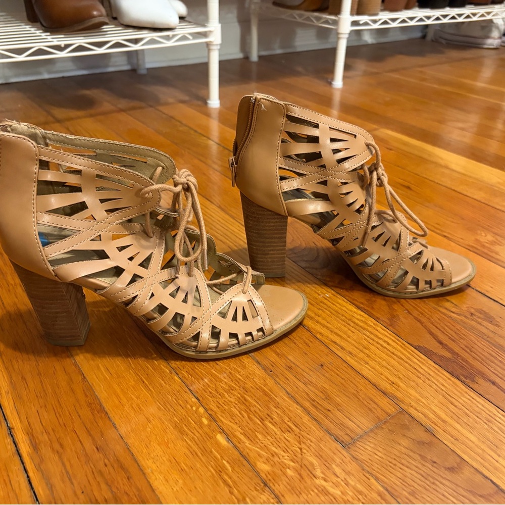 Stylish Tan Heeled Sandals